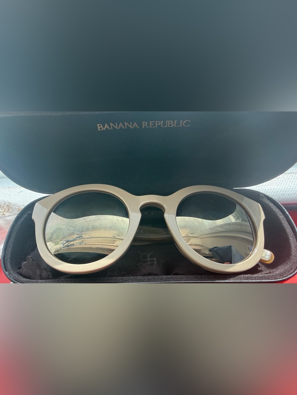 Banana Republic Satya/S Round Sunglasses in Blond Tortoise with Case